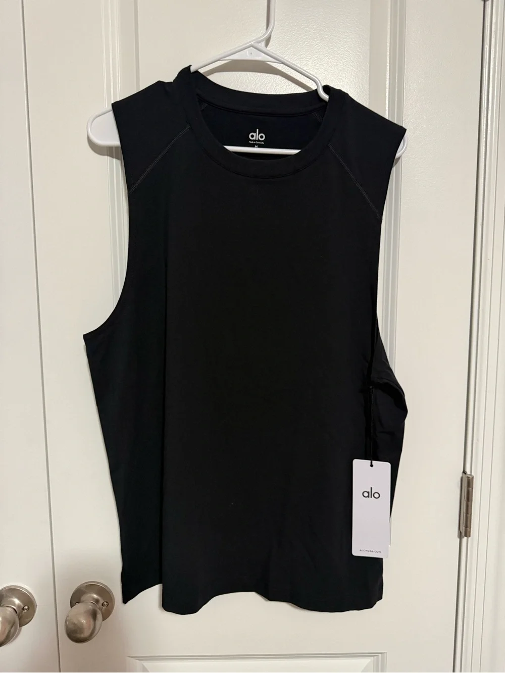 ALO Yoga Black Sleeveless Muscle Tank